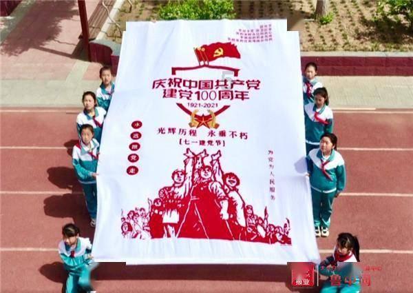 《我们的翻译官》收官 成熟职场价值观获多方好评