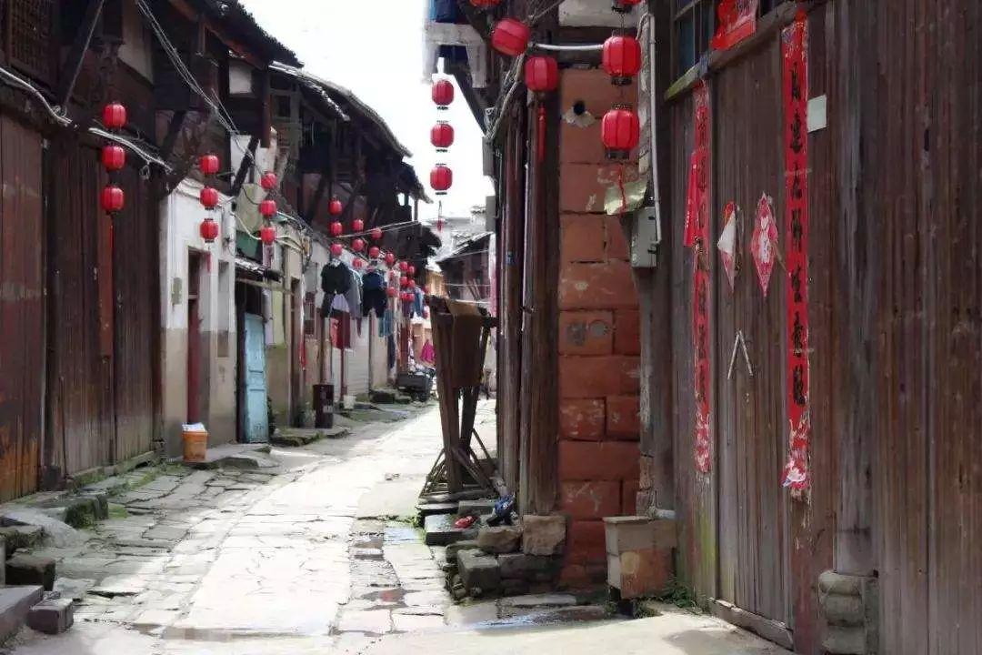 为什么上了大学就不好找对象了呢？游戏画面